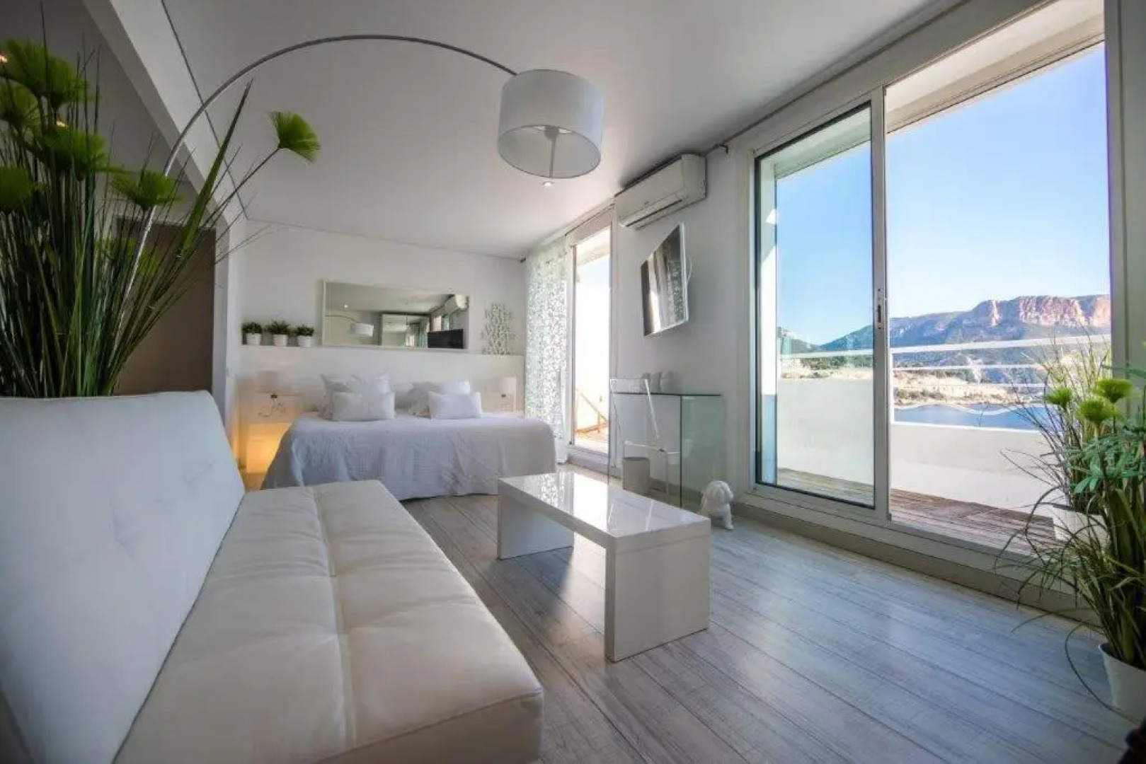 Hôtel de la Plage Mahogany