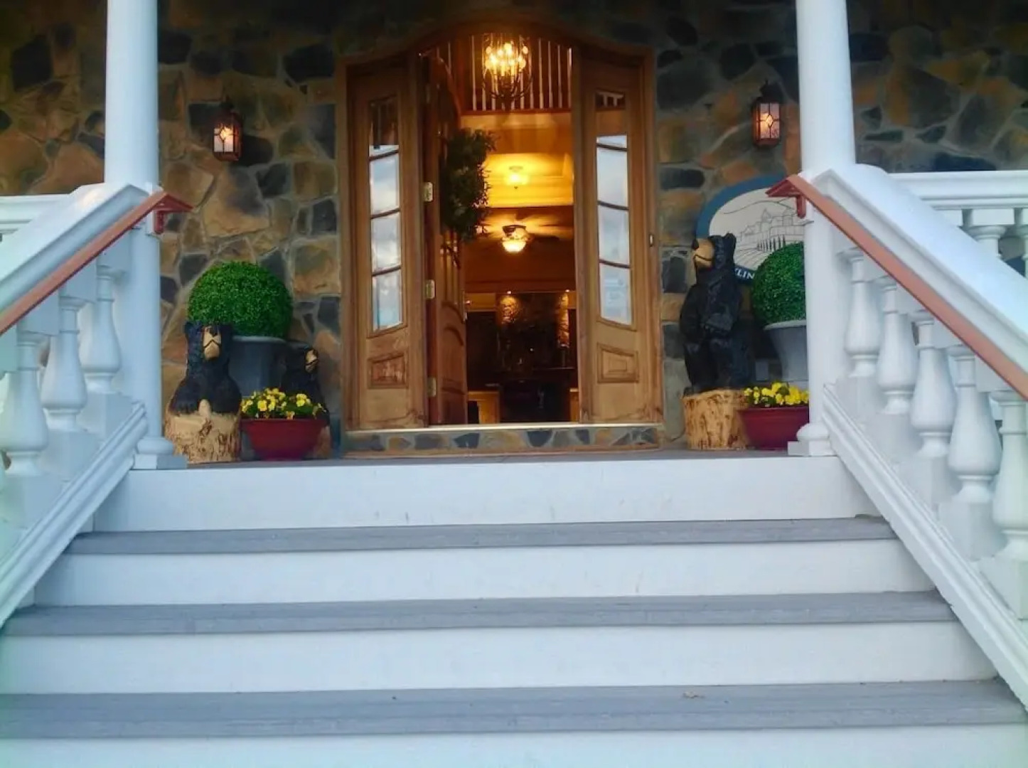 Skyline Vineyard Inn