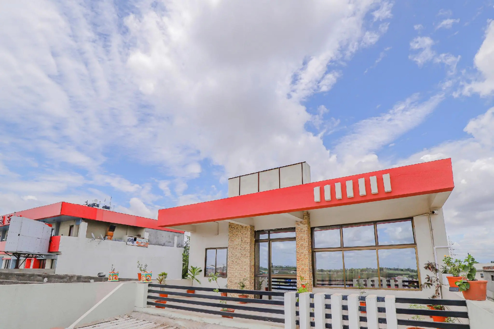 OYO 80936 Hotel Maldhari