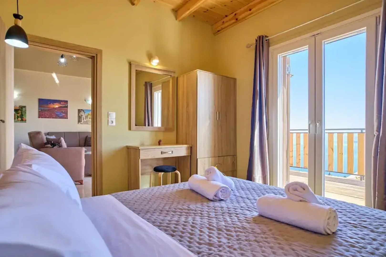 Christine's Seaview by Corfuescapes