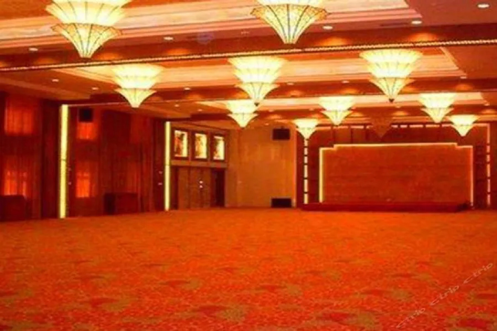 West Gulf Holiday Hotel