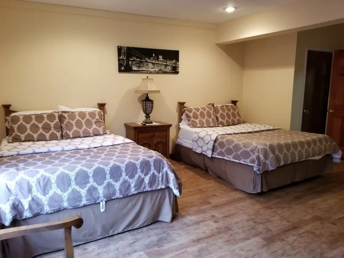 Hammos Pubstaurant and Lodge