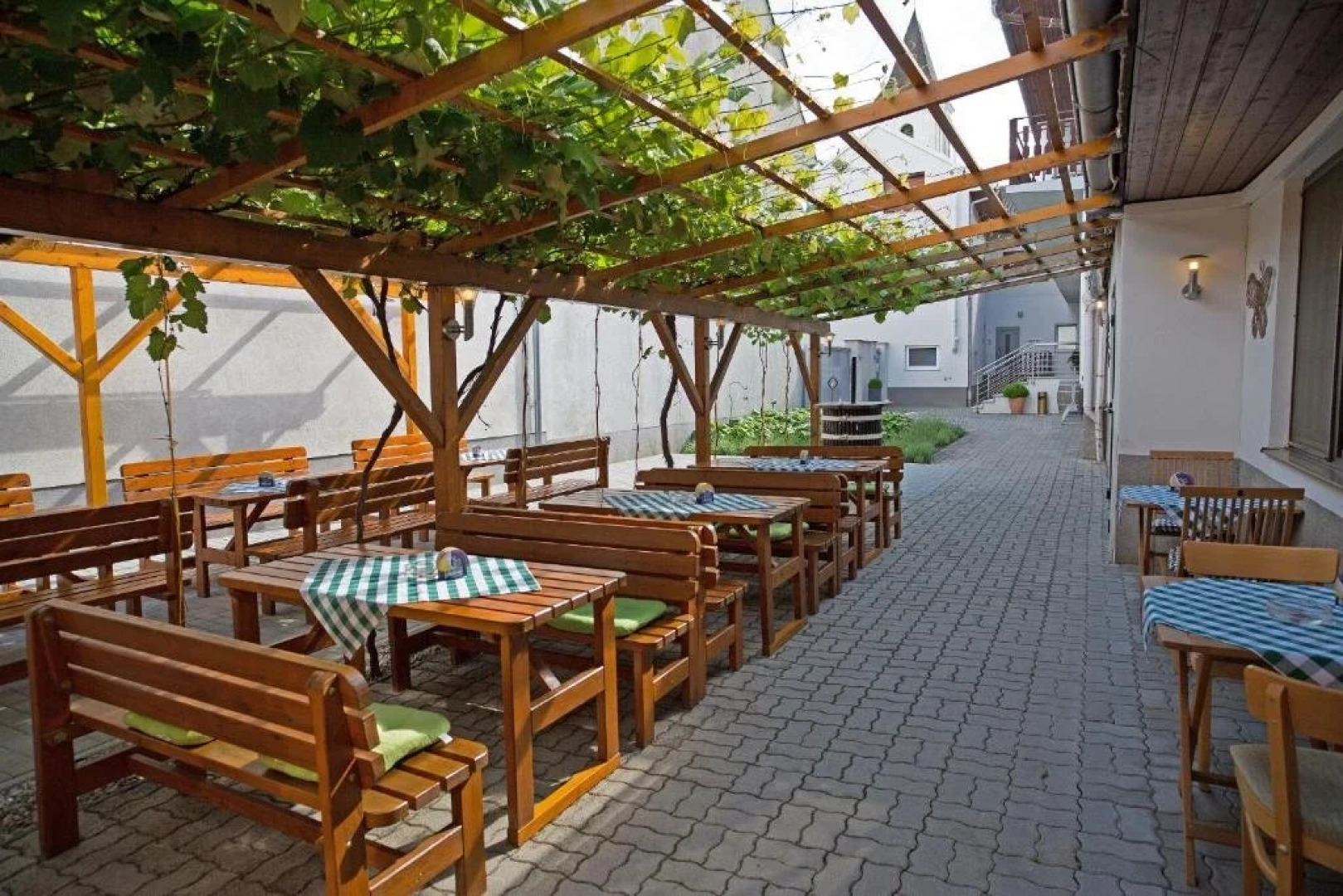 Apetloner - heurigerpensionboehm