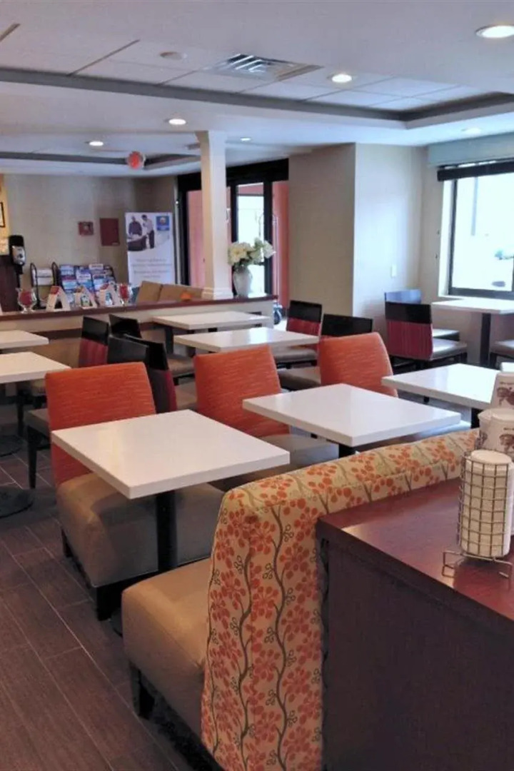 Comfort Inn & Suites Brattleboro I-91