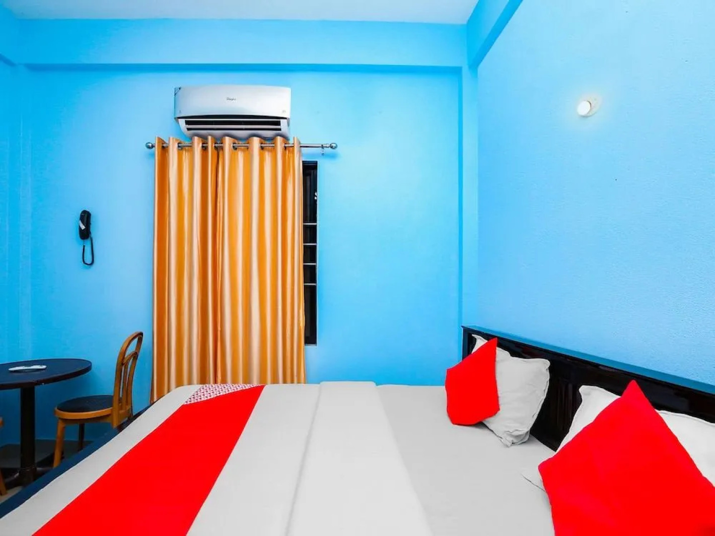 OYO 23308 Lamiya Plaza