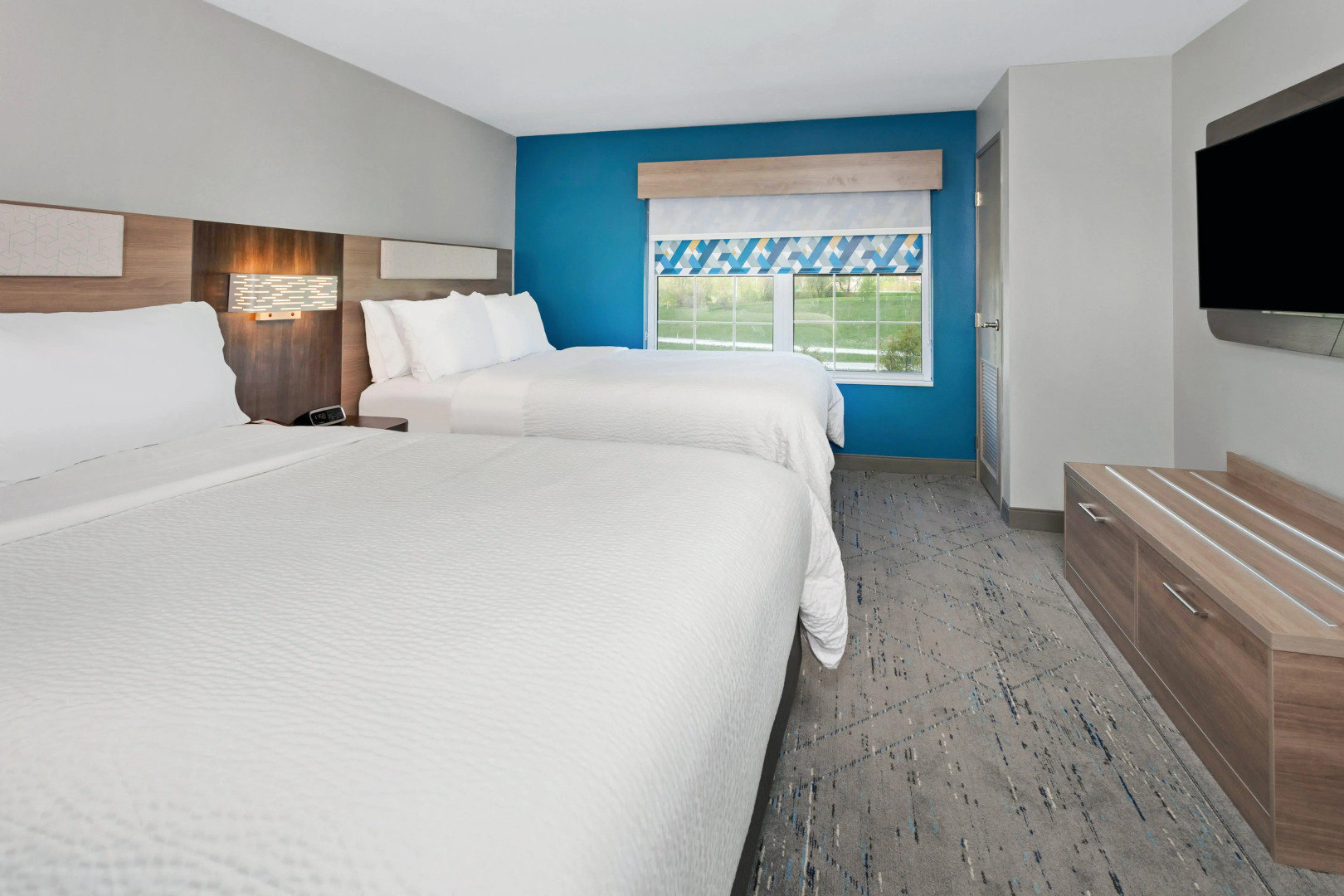 Holiday Inn Express & Suites Port Washington by IHG