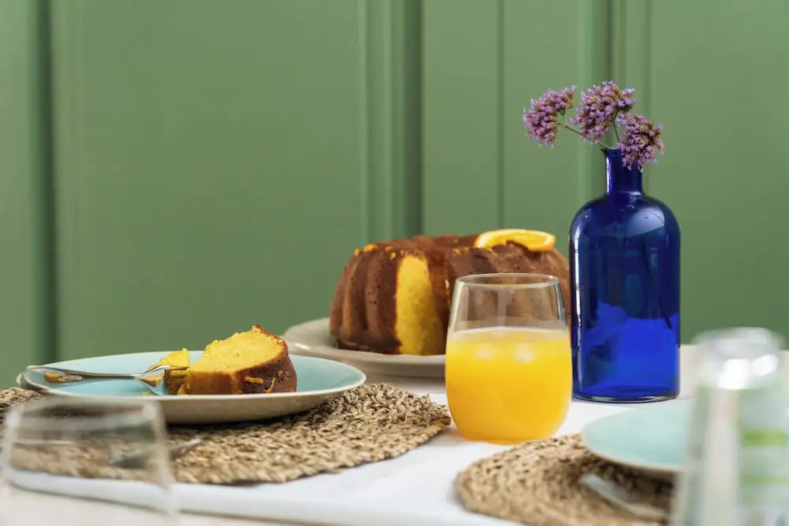 The Green House by Santiago de Alfama