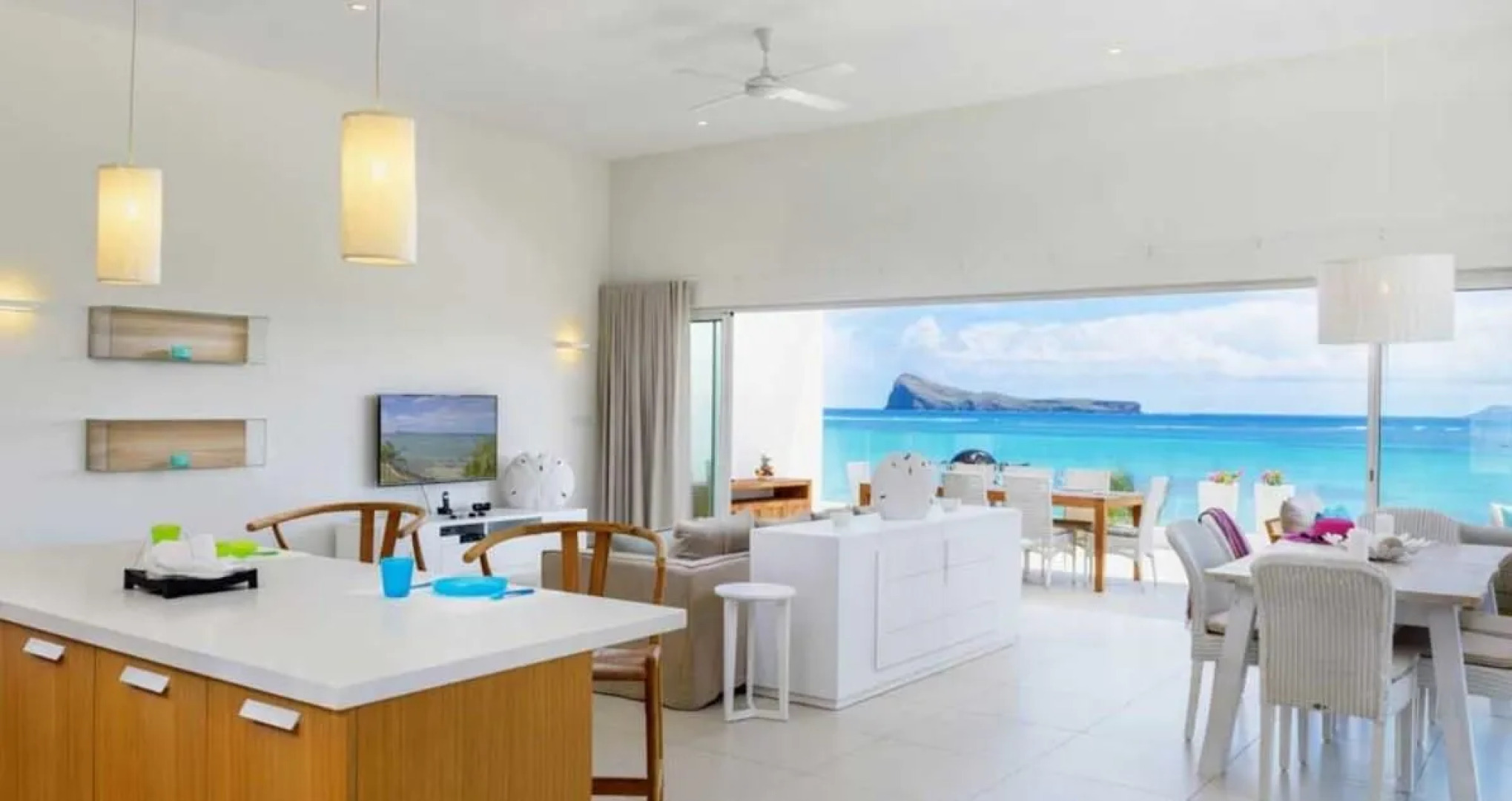 Myra Seafront Suites with Lov