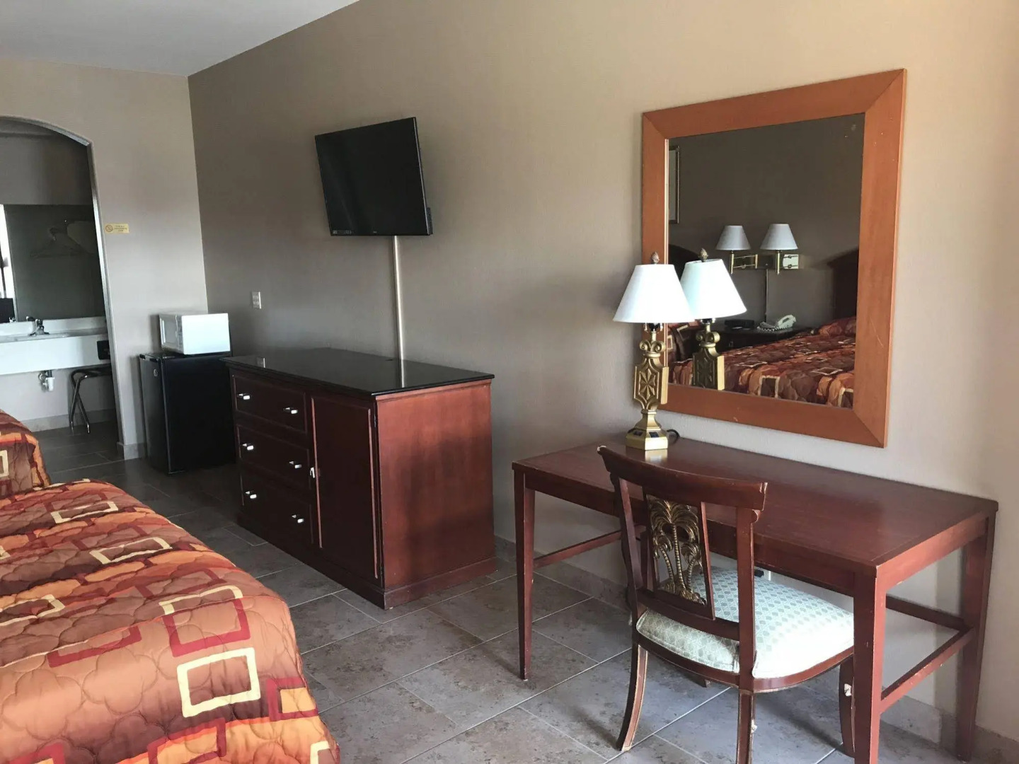 Los Fresnos Inn and Suites