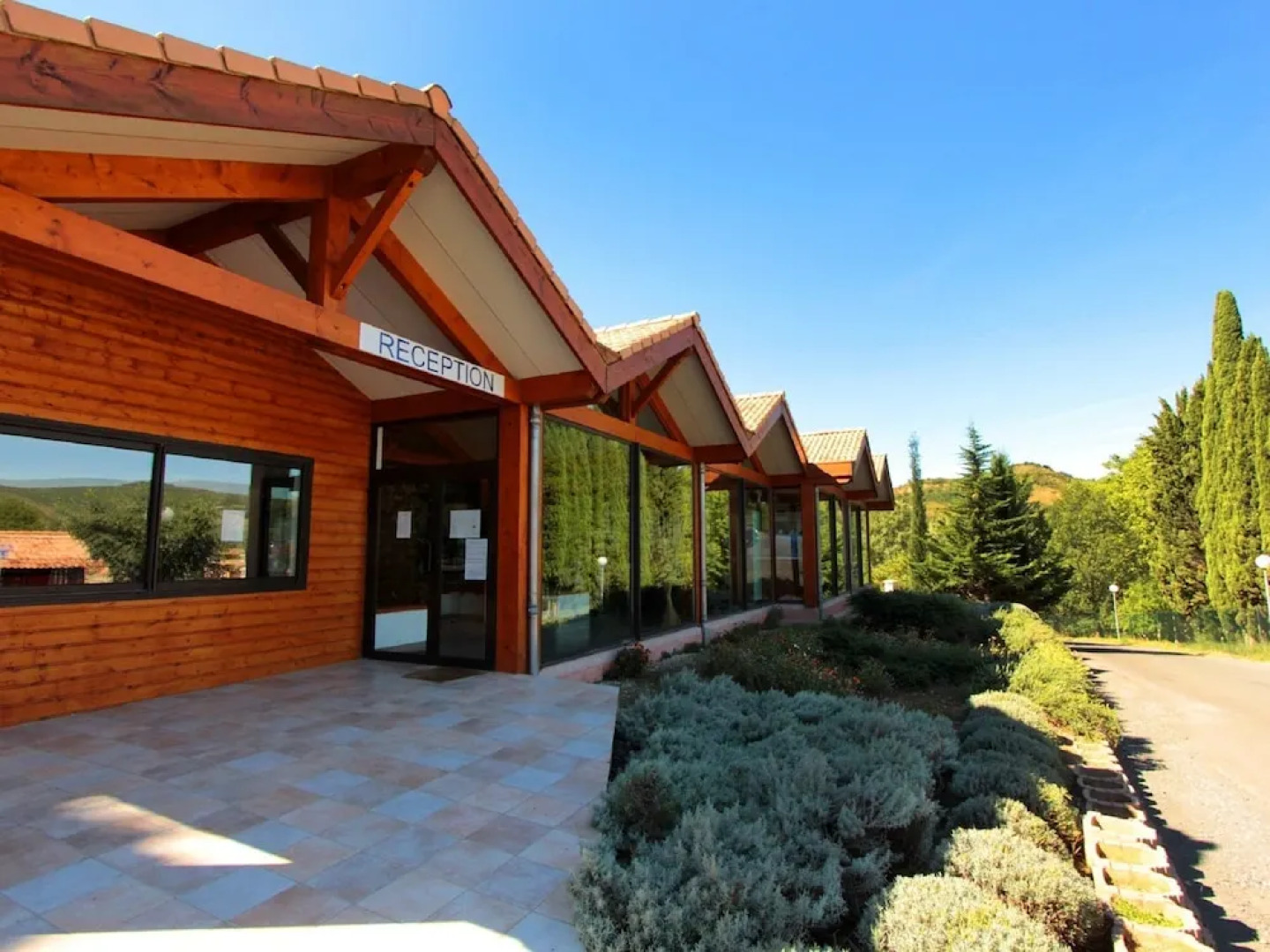 Tidy Bungalow With Dishwasher on a Green Domain
