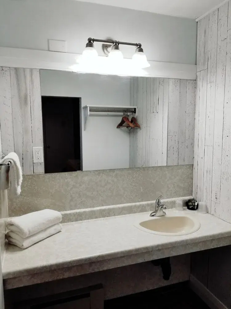 Hotel Port Colborne ON