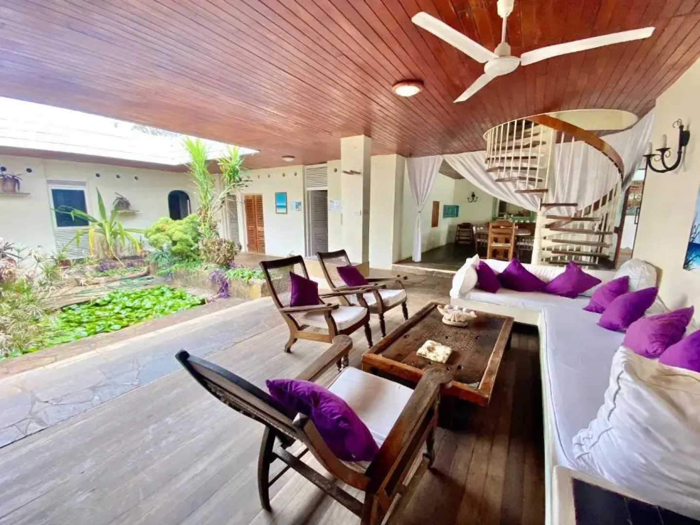 Flamboyant Boutique Hote