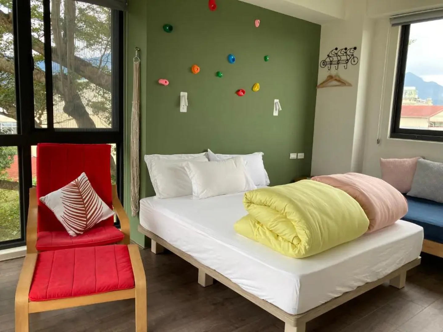 REST Book & Bed