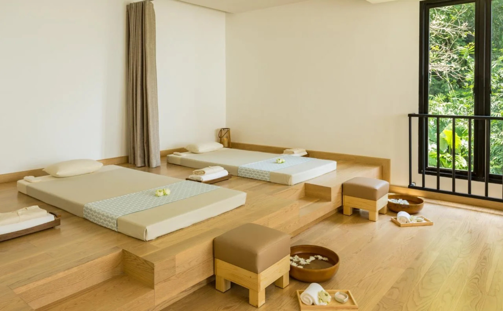 Отель Bandara Beach Resort, Phuket