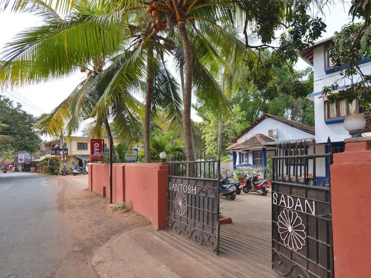 OYO Rooms Baga Saturday Night Market