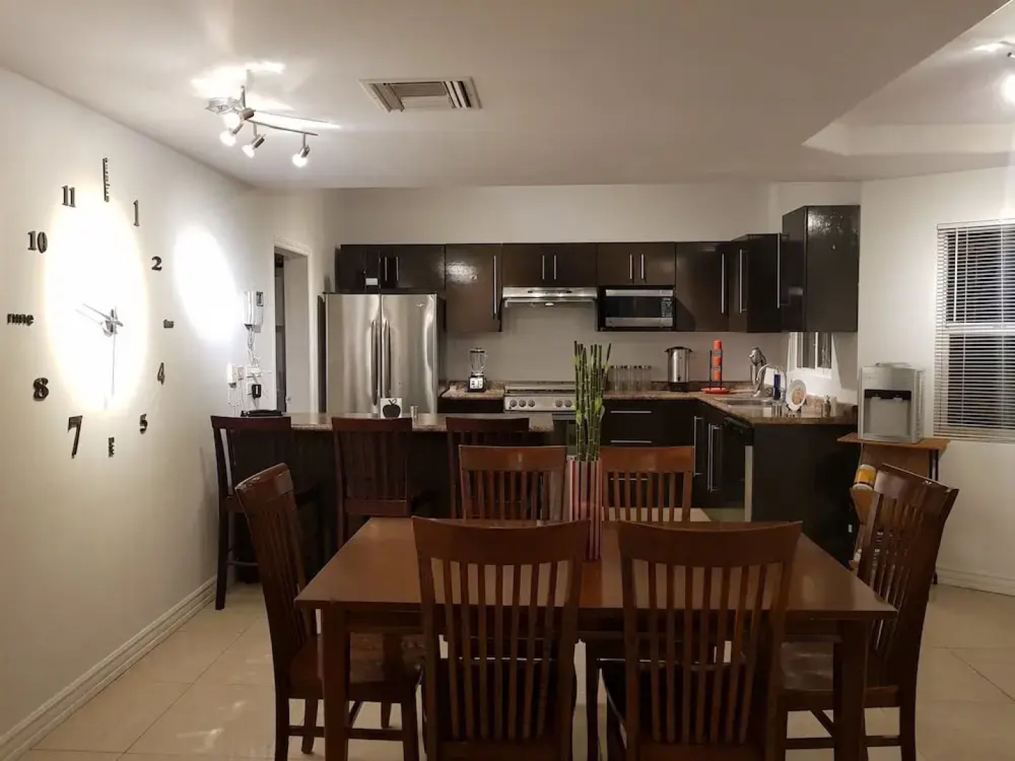 Residencia a 100 mts del consulado