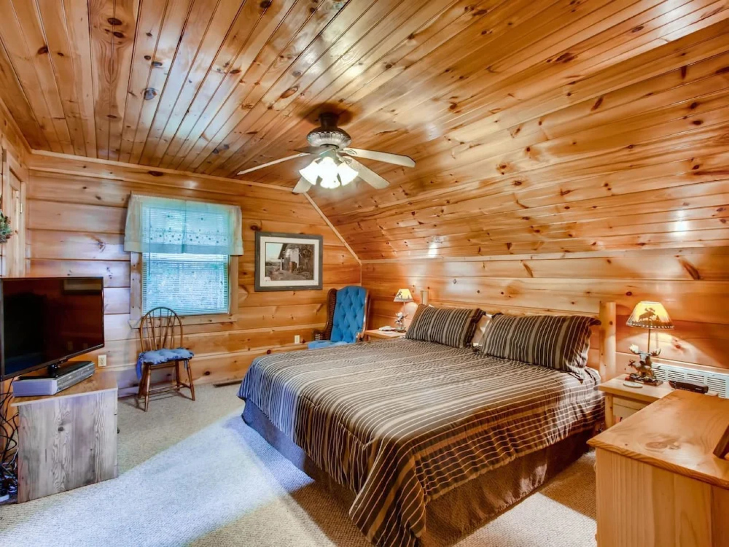 Bear Hug by RedAwning