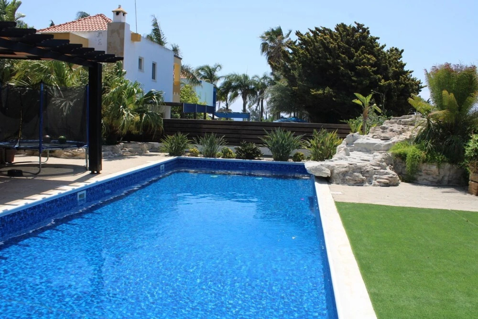 Immaculate 3-bed House in Pentakomo