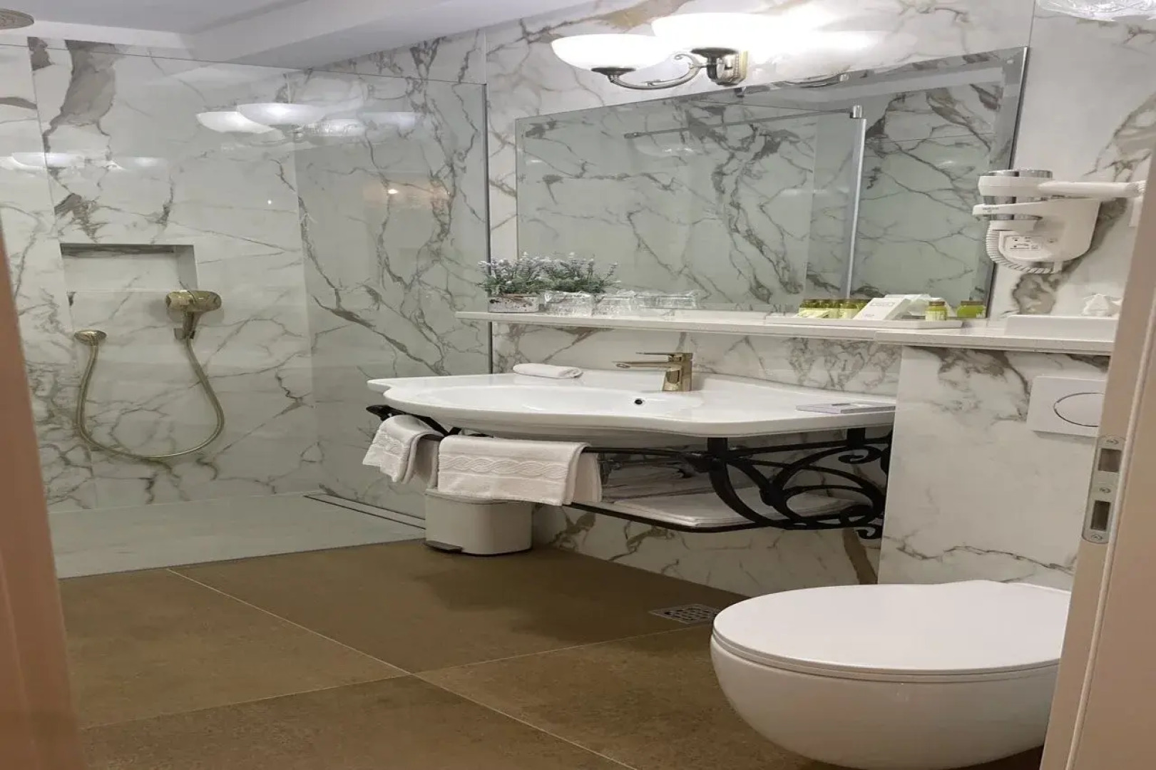 Priska Med Luxury Rooms