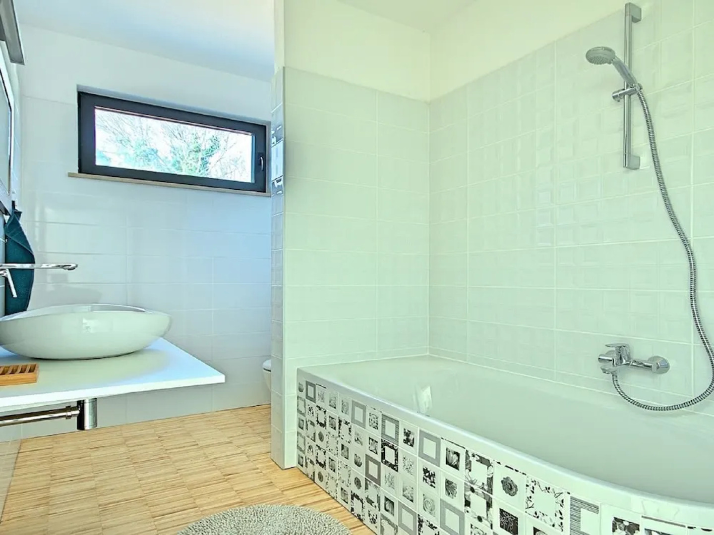 Lush Villa in Belavici with Pool & High-End Kitchen