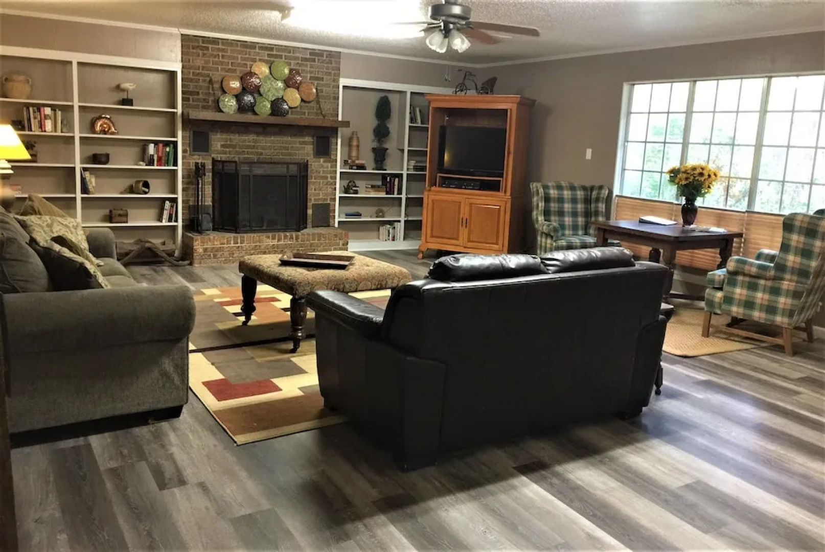 Mountain Harbor's four bedroom house by RedAwning