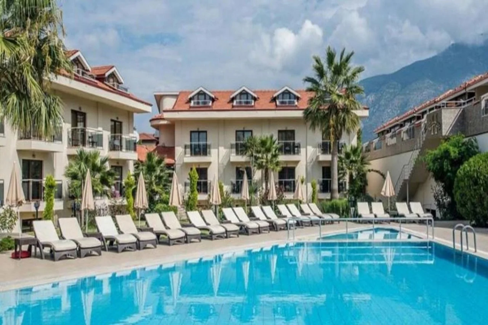 Han Deluxe Hotel