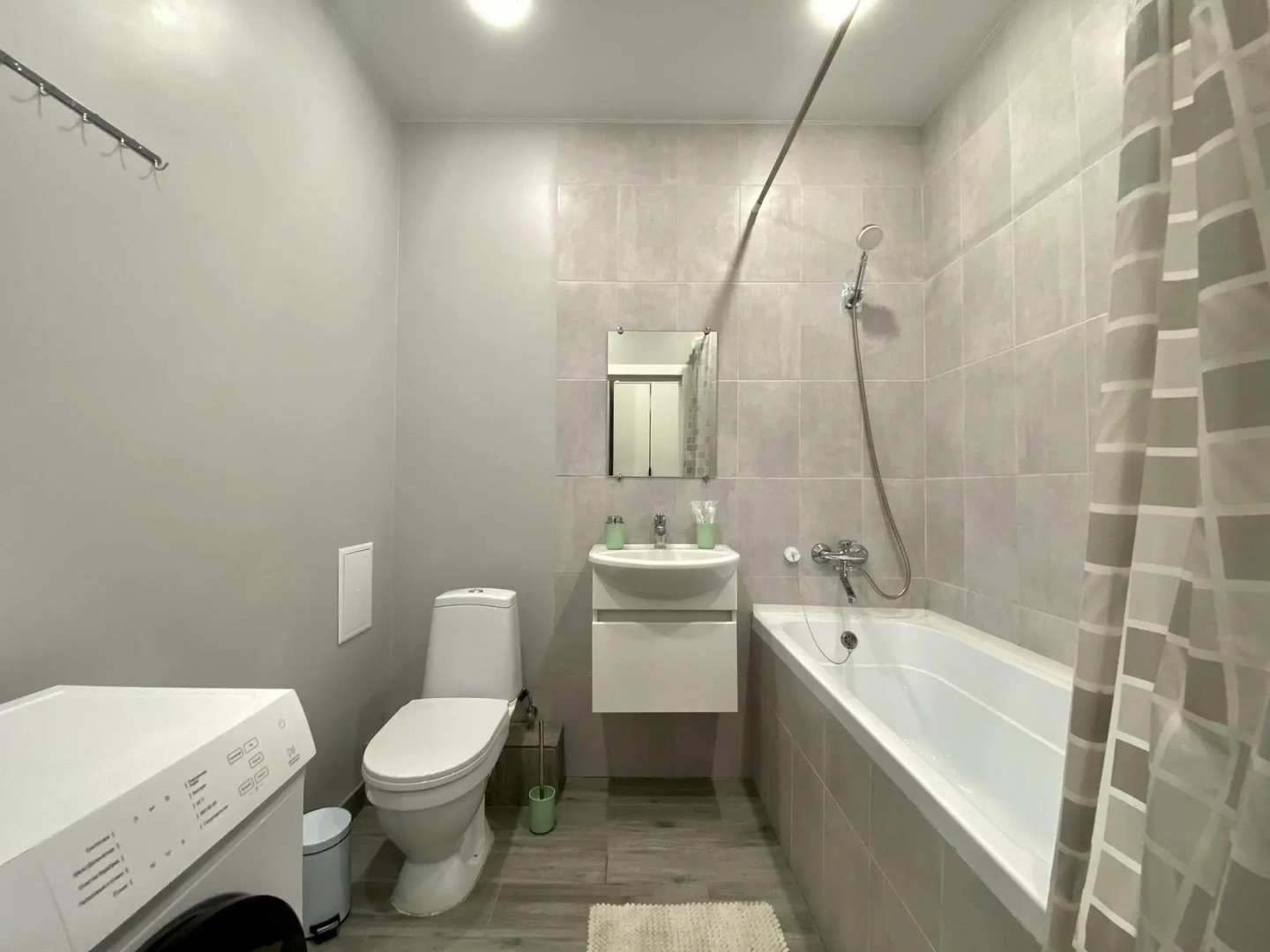 Апартаменты на улице Сергея Джанбровского 9