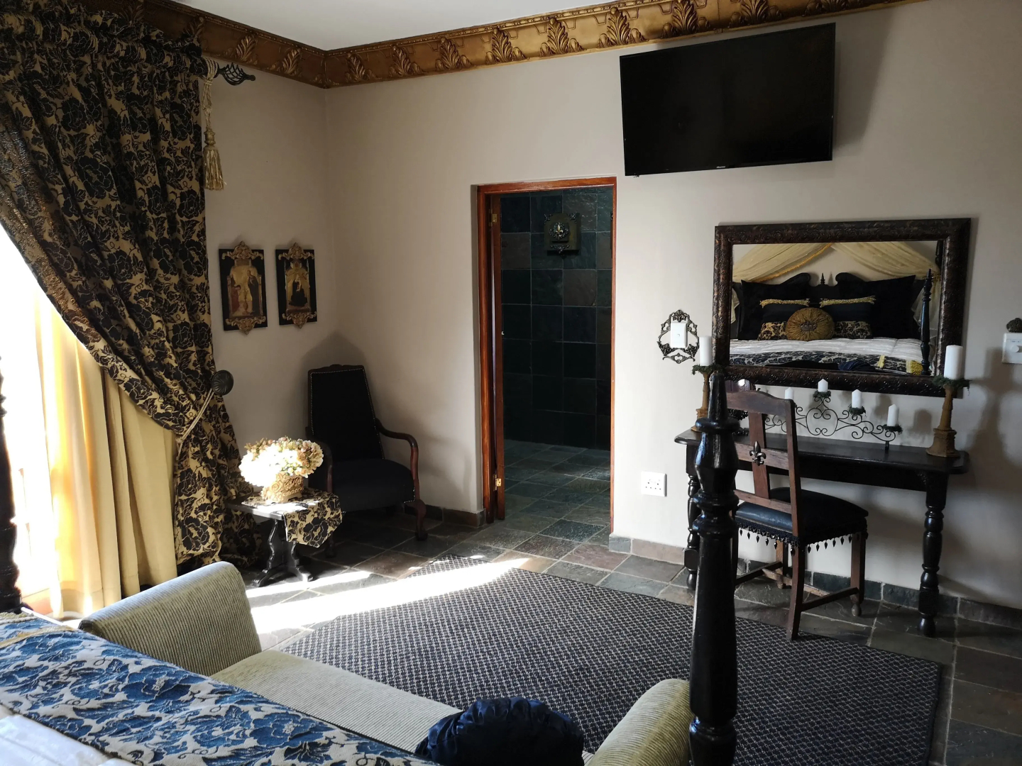 Excalibur Boutique Hotel
