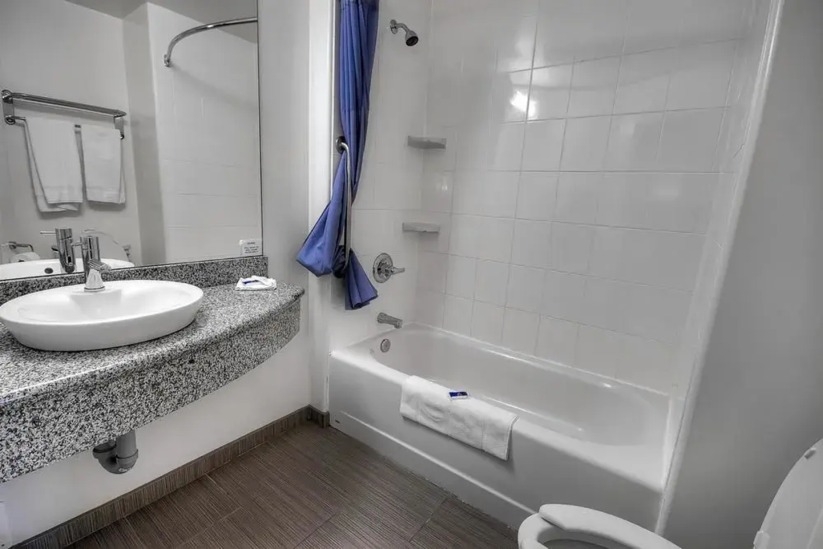 Motel 6 Claresholm Ab