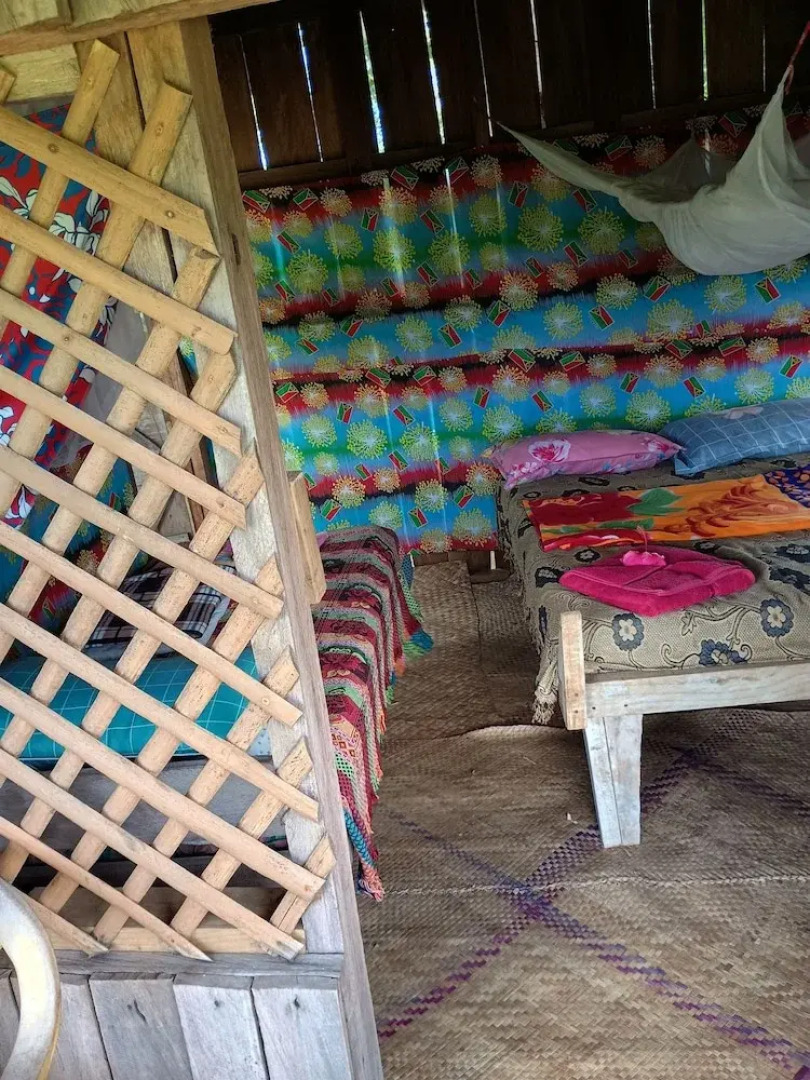 Glowing view tree house and Bangalow