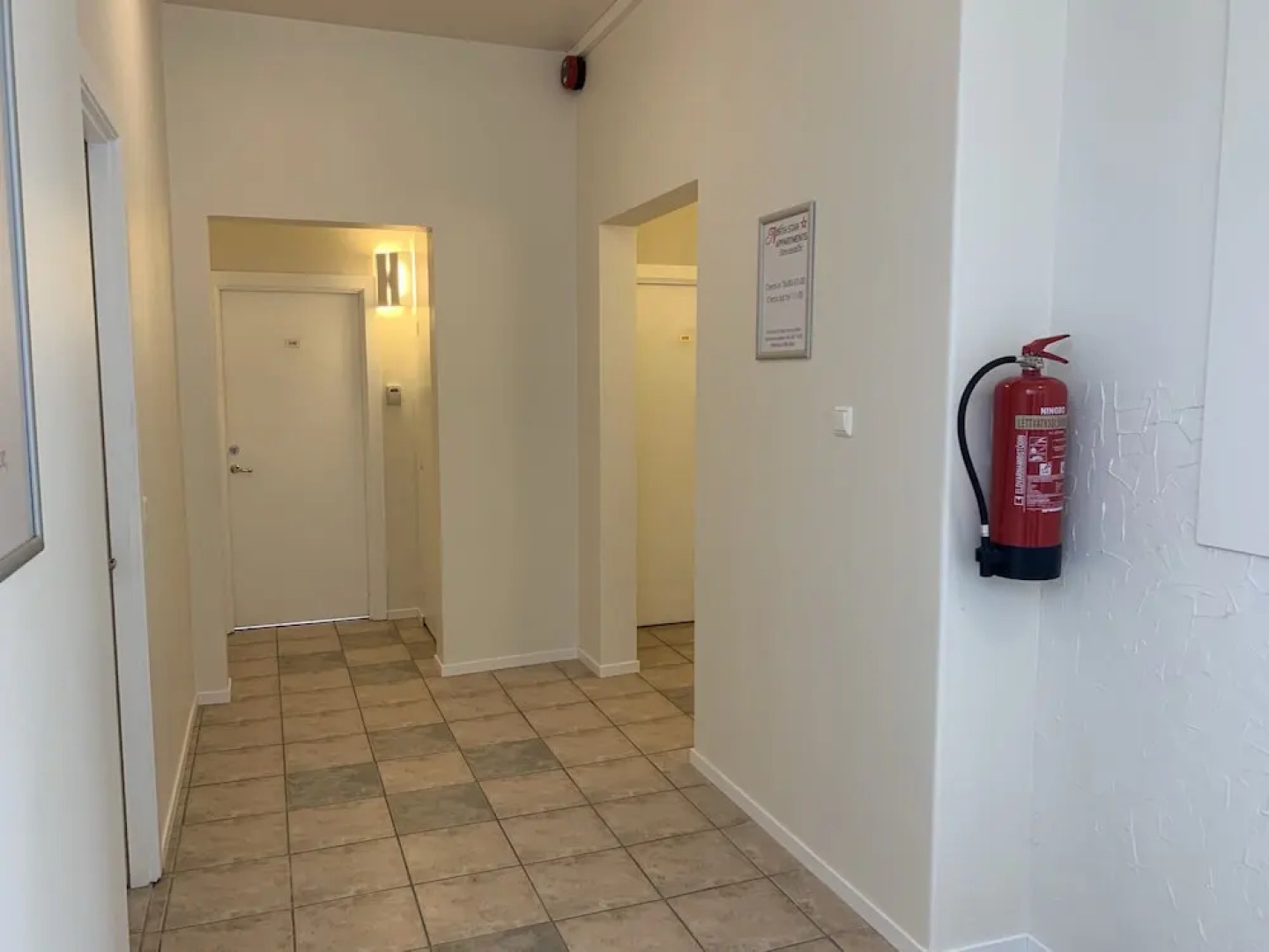 Отель Hlín Guesthouse