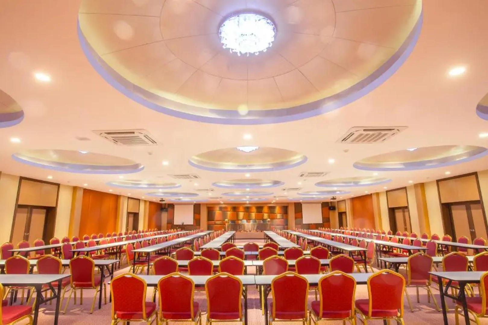 Saint Tropez Beach Resort Hotel