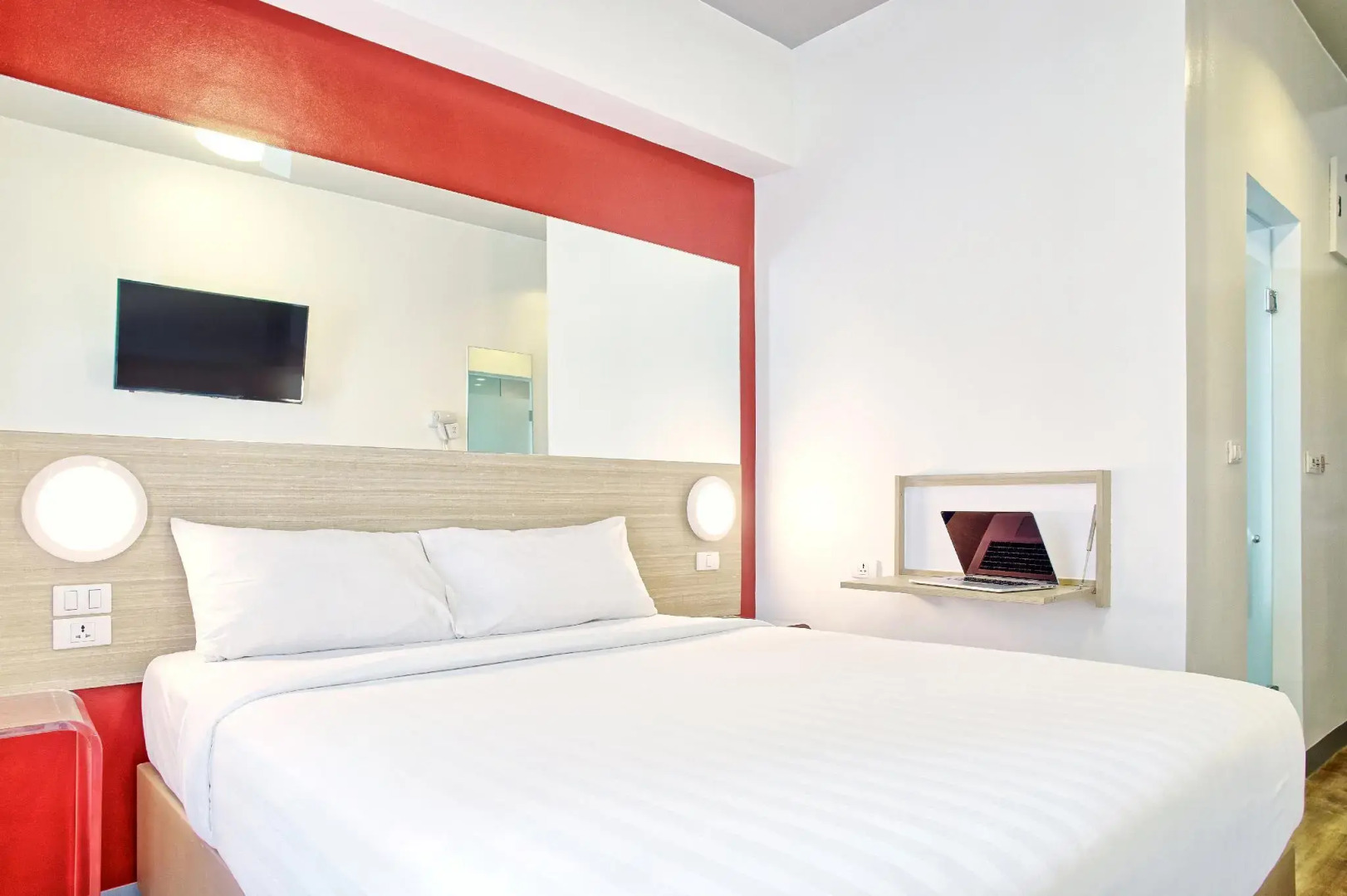 Red Planet Manila Aseana City