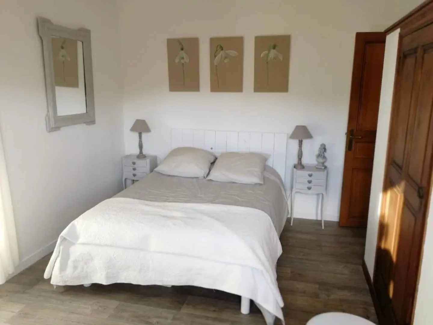 Chambre lumineuse, calme absolu