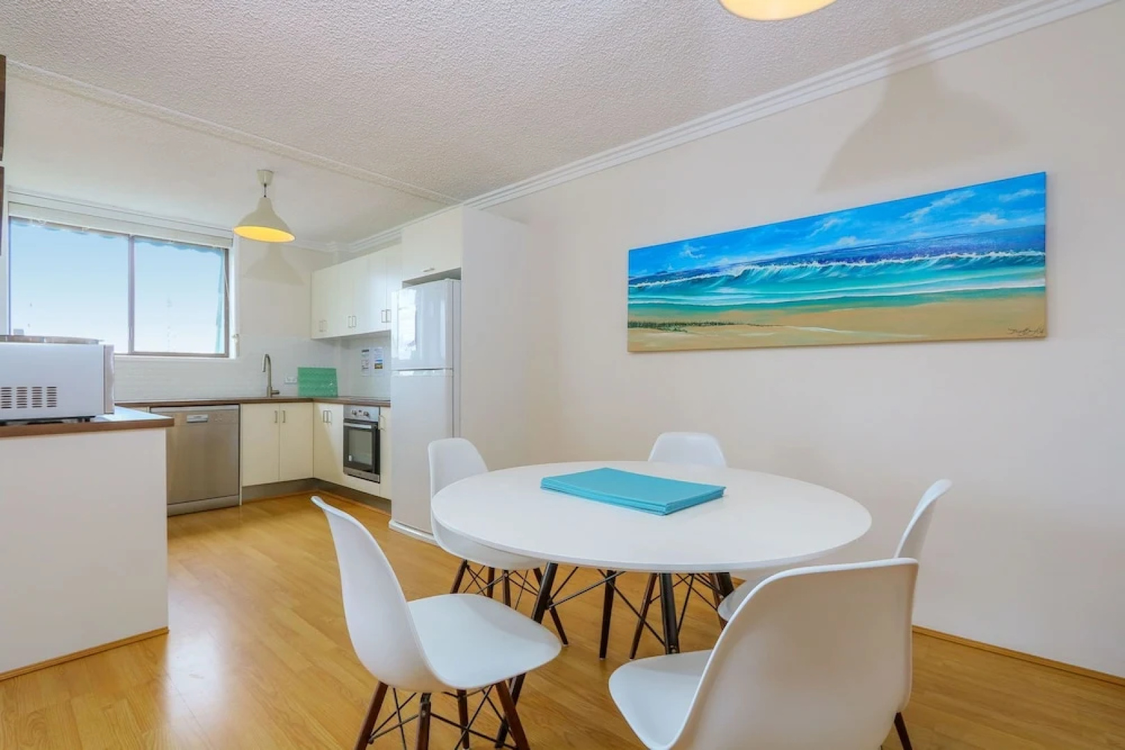 Beachside Bliss '12 Kingsway'