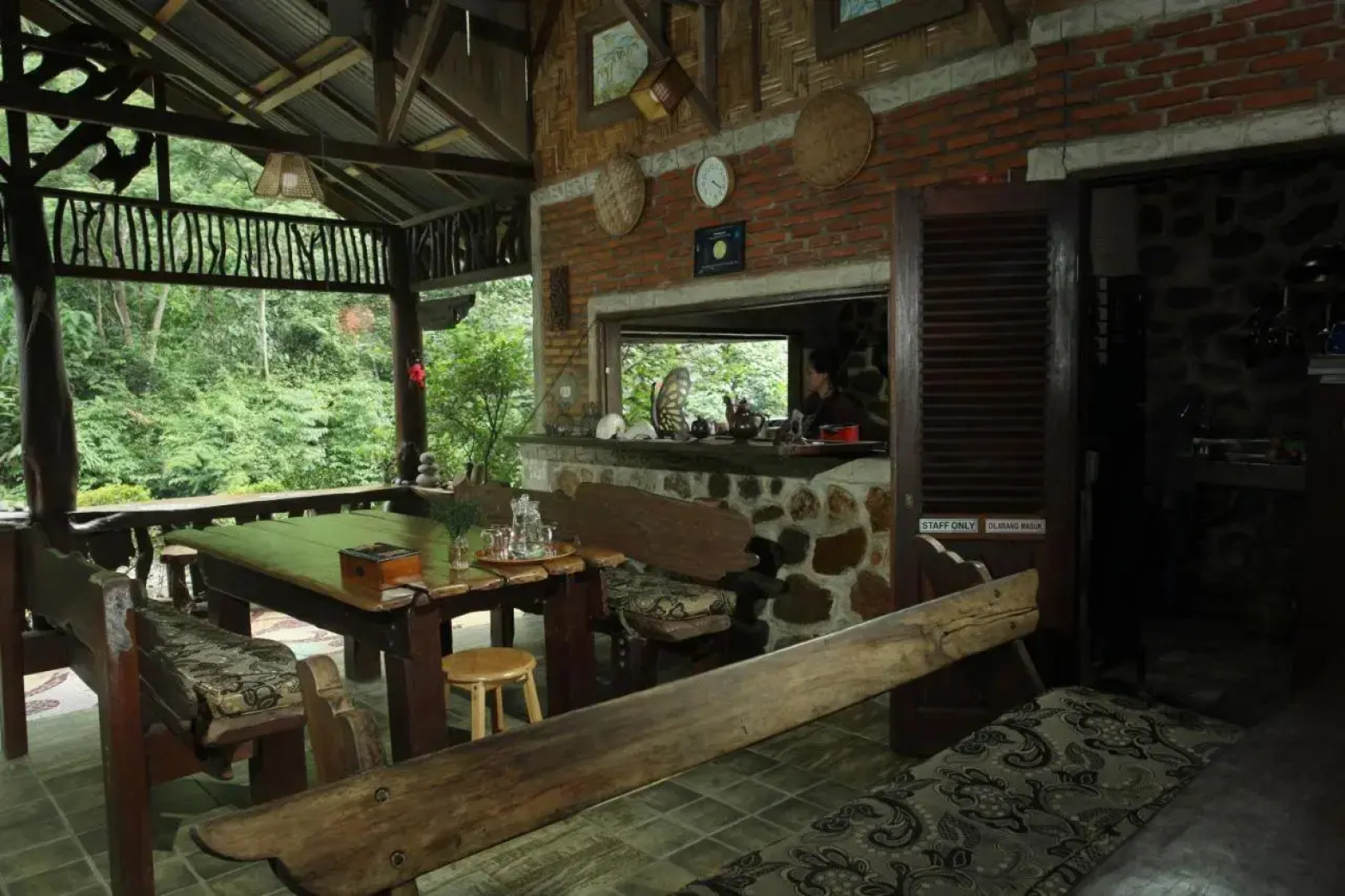 Kupu Kupu Garden Guest House & Cafe