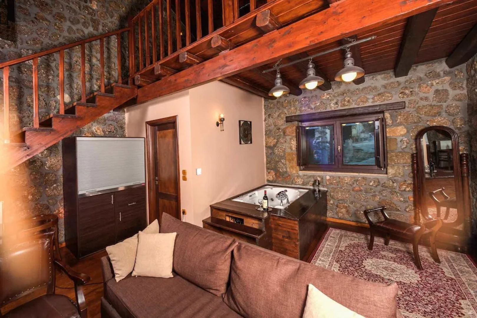 Pera Alonia Guest House