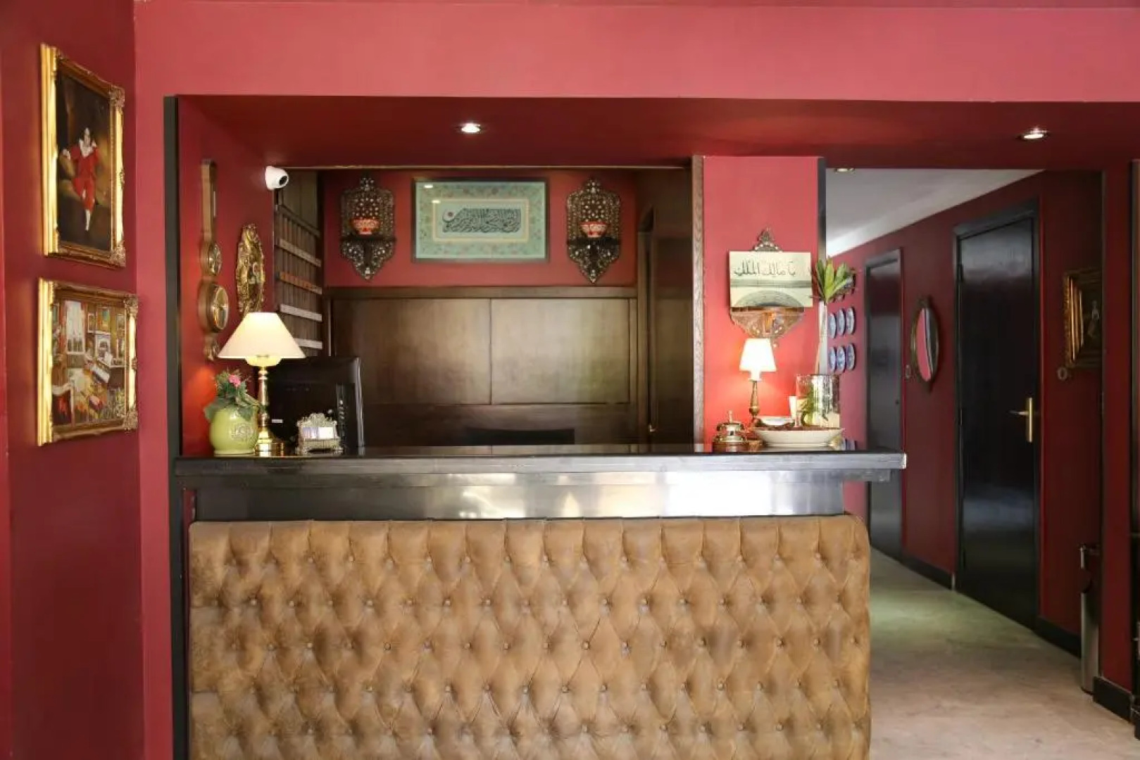 Gondola Hotel and Suites