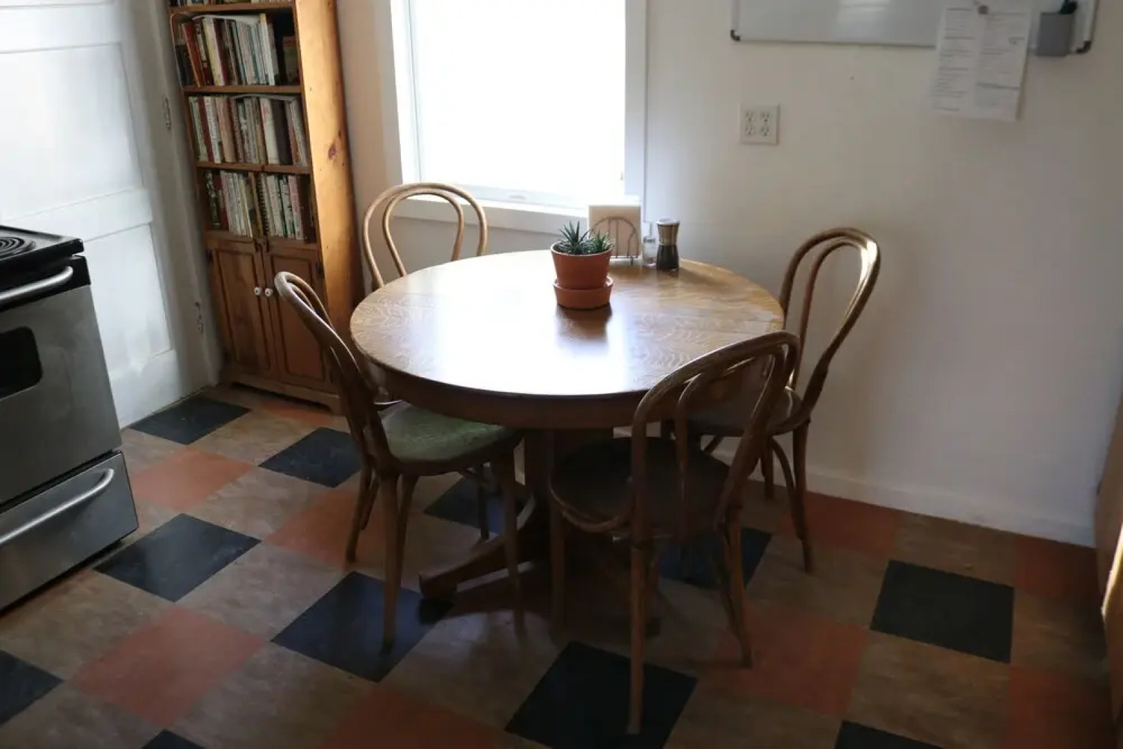 River Stone Inn & Gallery