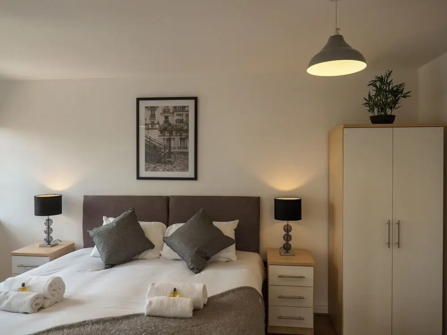 SA Today Apartments Farnborough with Fibre Wi-Fi & Netflix