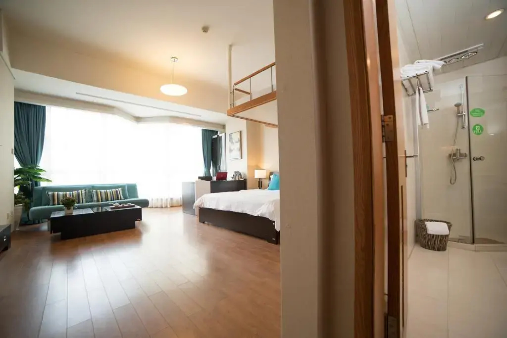 Westlake 7 Service Apartment