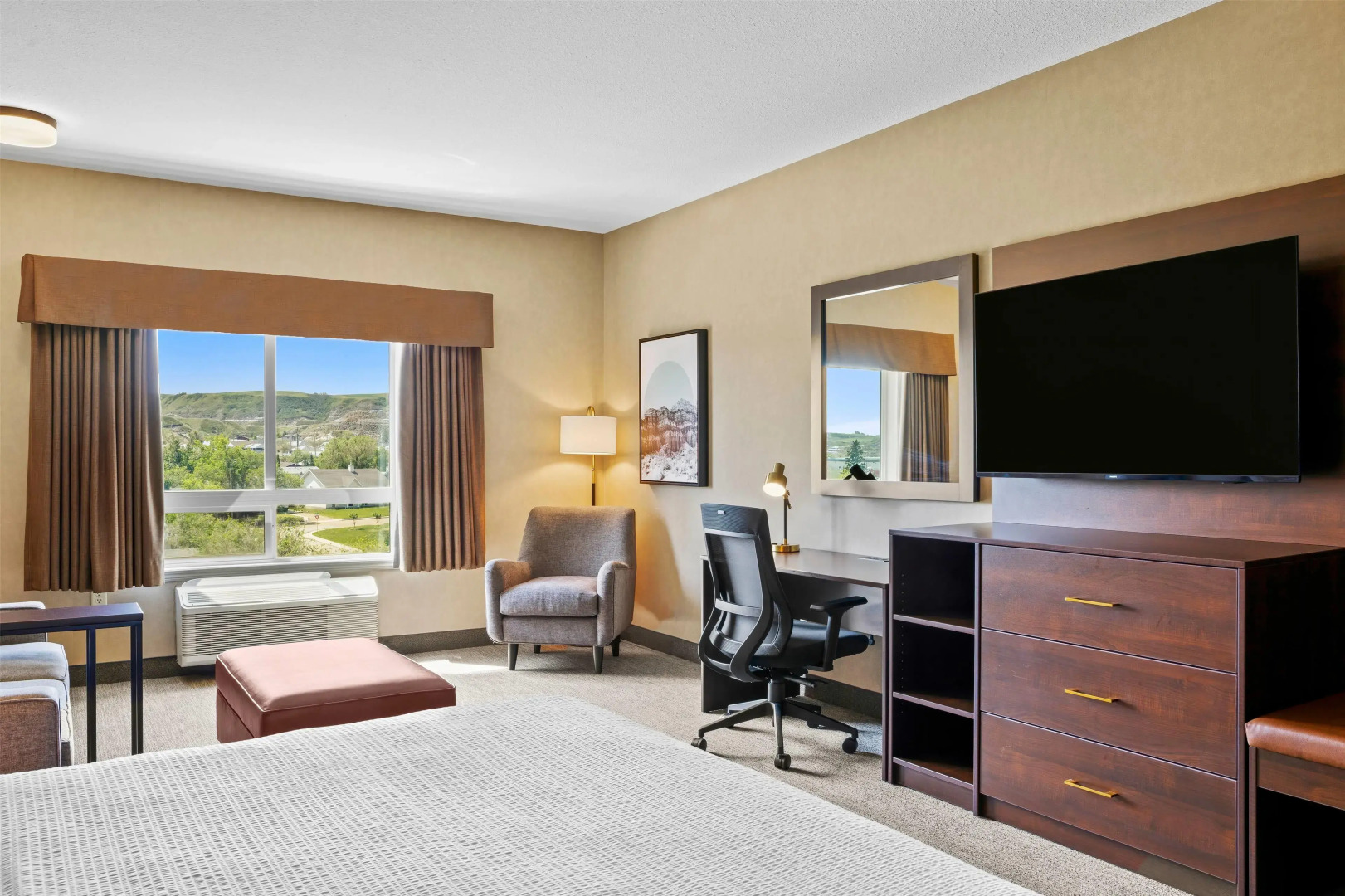 Ramada by Wyndham Drumheller Hotel & Suites
