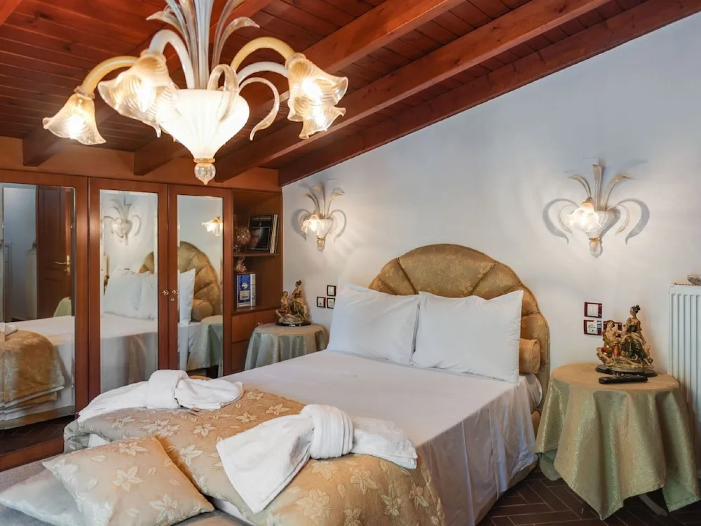 Swanky Holiday Home in Gourgovli With Private Swimming Pool