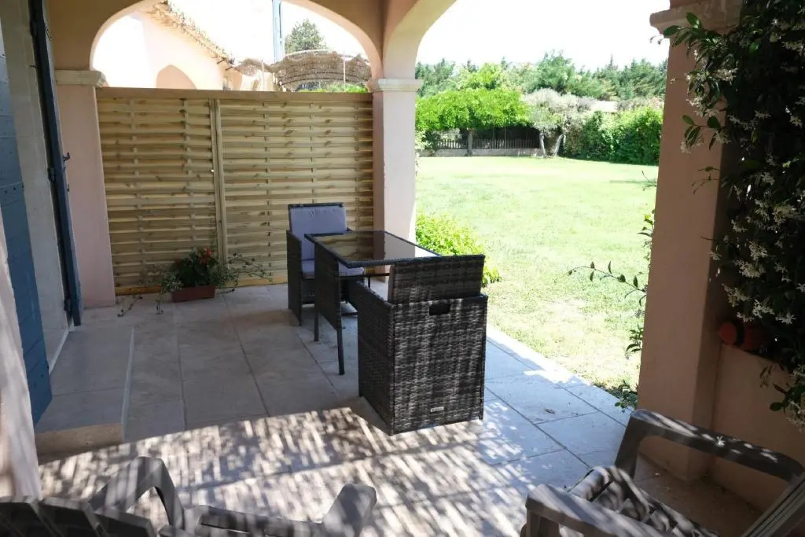 LS2-375 CARABANO Partie de maison avec piscine à partager, 2 personnes, à Cheval Blanc, Luberon, Provence