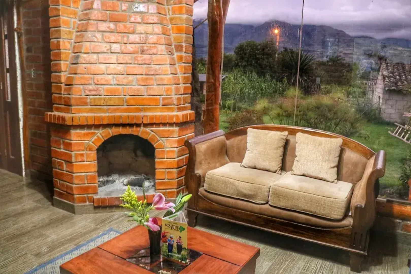 Kalera Lodge - Equator Face