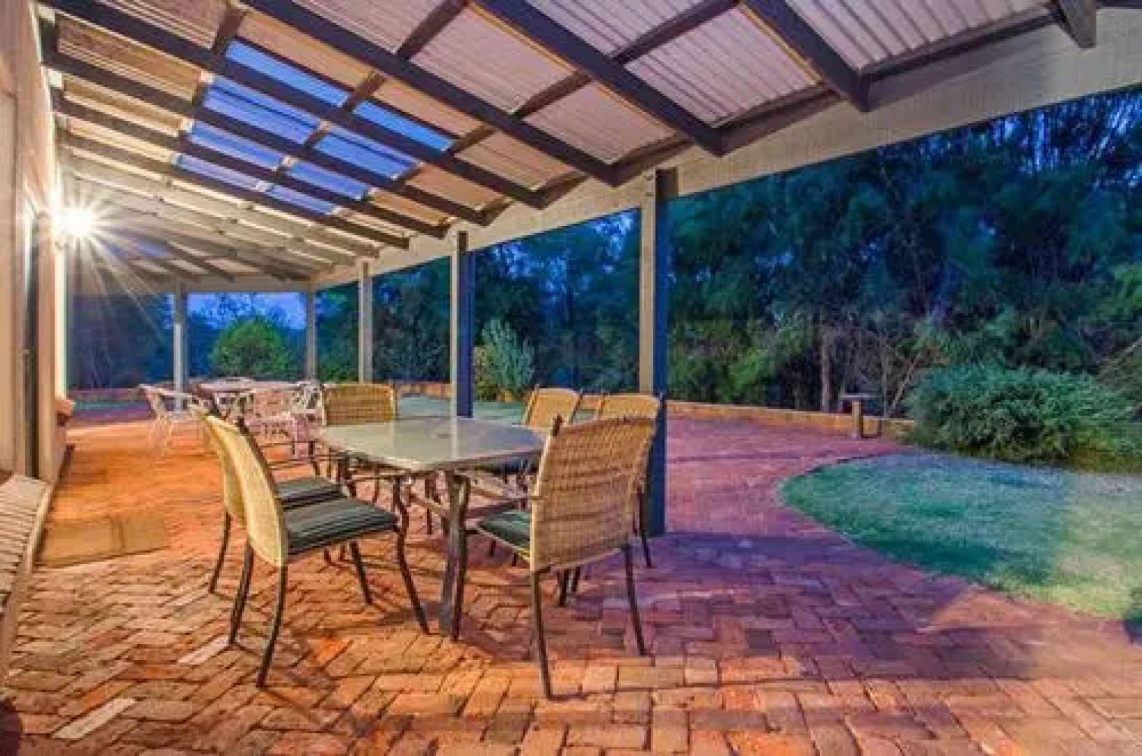 Yallingup pet friendly Bush retreat