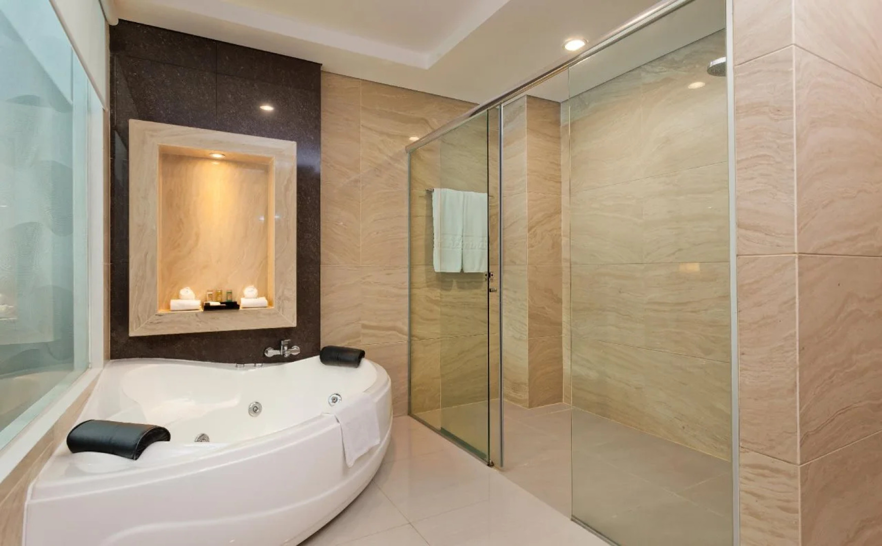 Le Eminence Puncak Hotel Convention & Resort