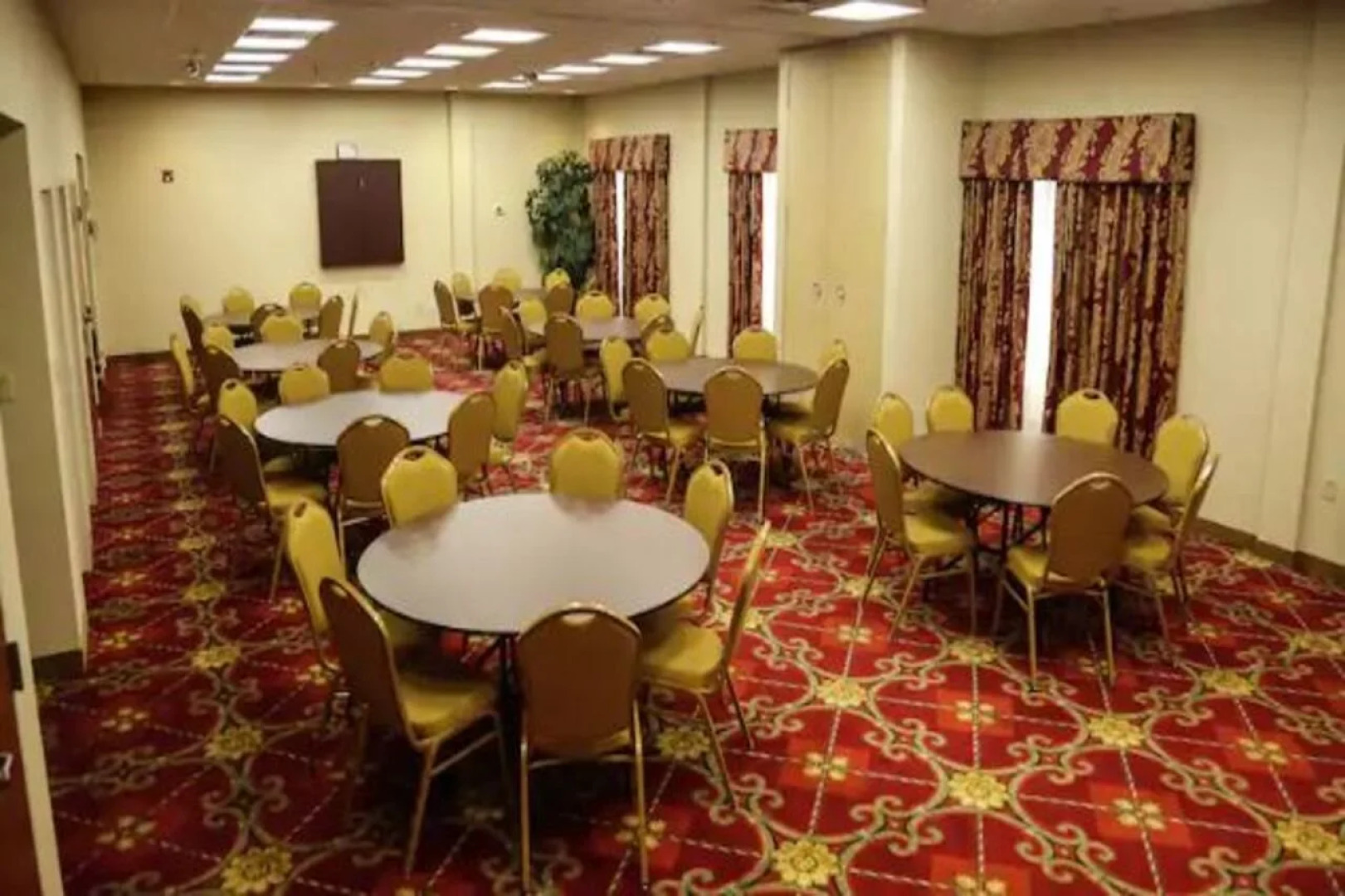 Hampton Inn & Suites Jennings