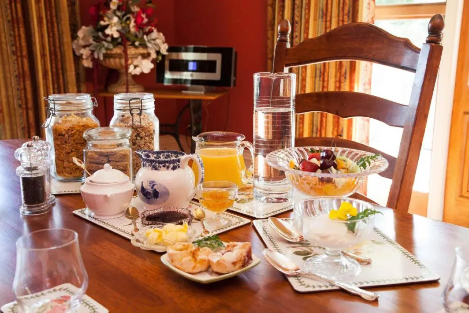 Tairoa Lodge & Cottage