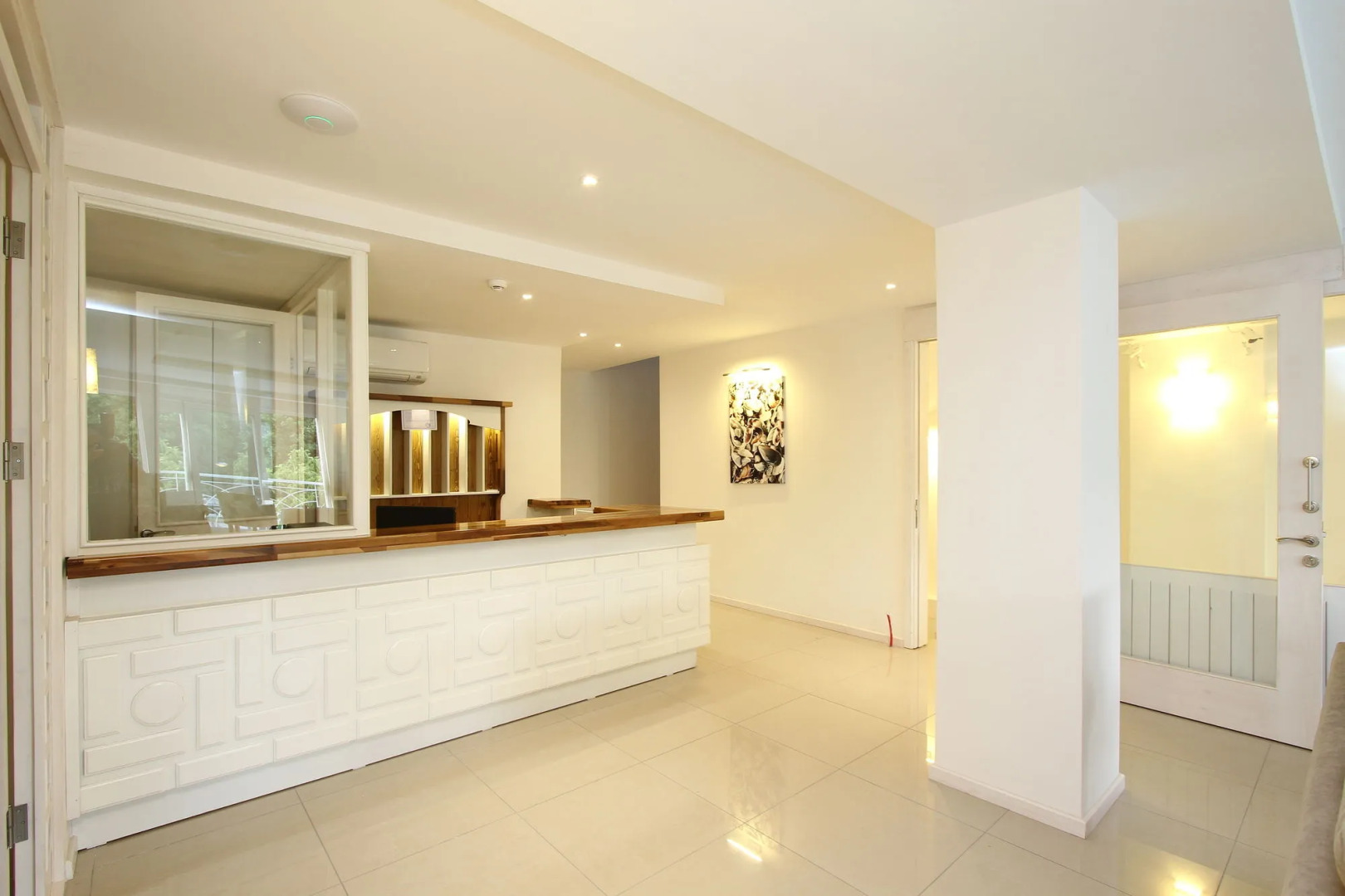 Dedeminn Marina Hotel